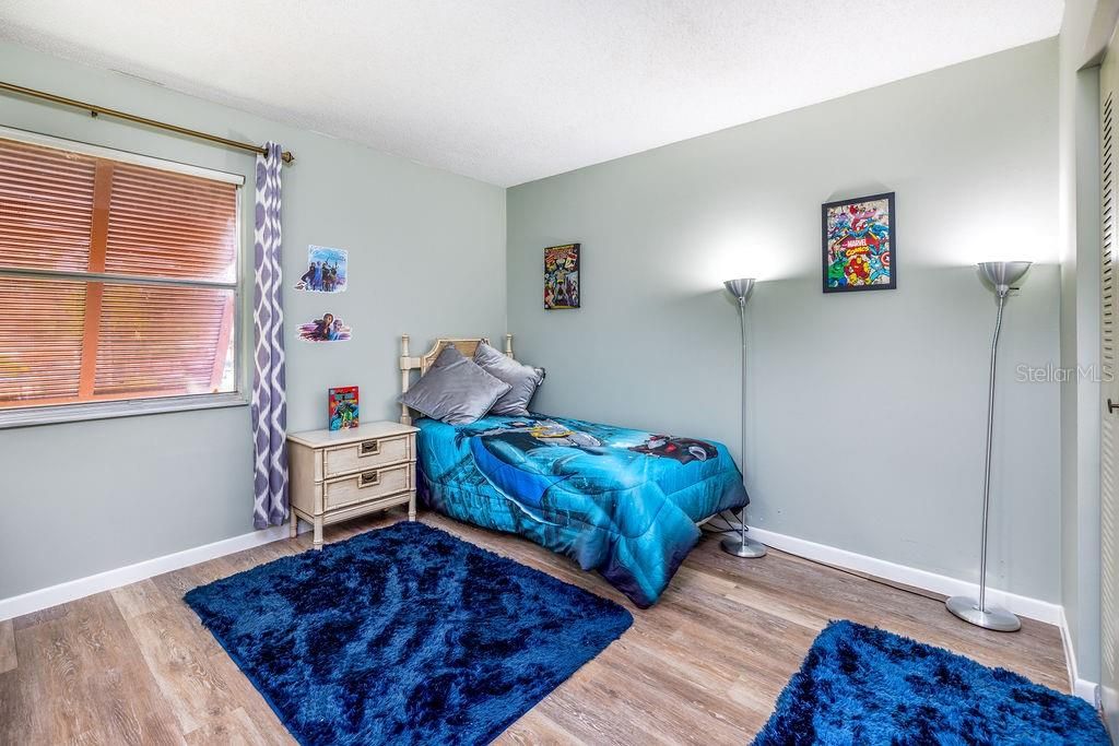 For Sale: $169,000 (2 beds, 2 baths, 897 Square Feet)