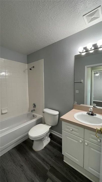 最近租的: $1,390 (3 贝兹, 3 浴室, 1364 平方英尺)