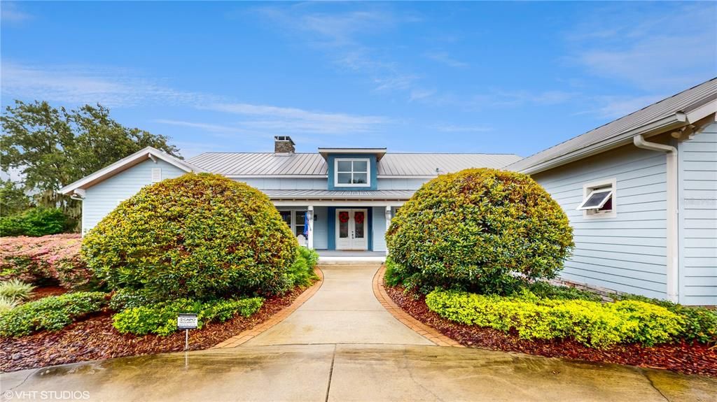 Recently Sold: $1,400,000 (5 beds, 4 baths, 4107 Square Feet)