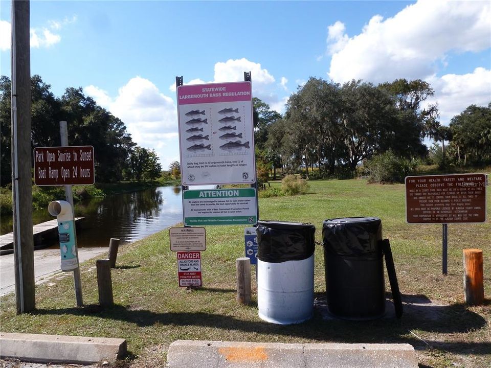 Boat Ramp signs