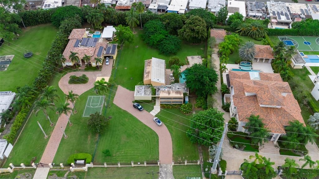 Vendido Recientemente: $1,325,000 (5 camas, 4 baños, 3952 Pies cuadrados)