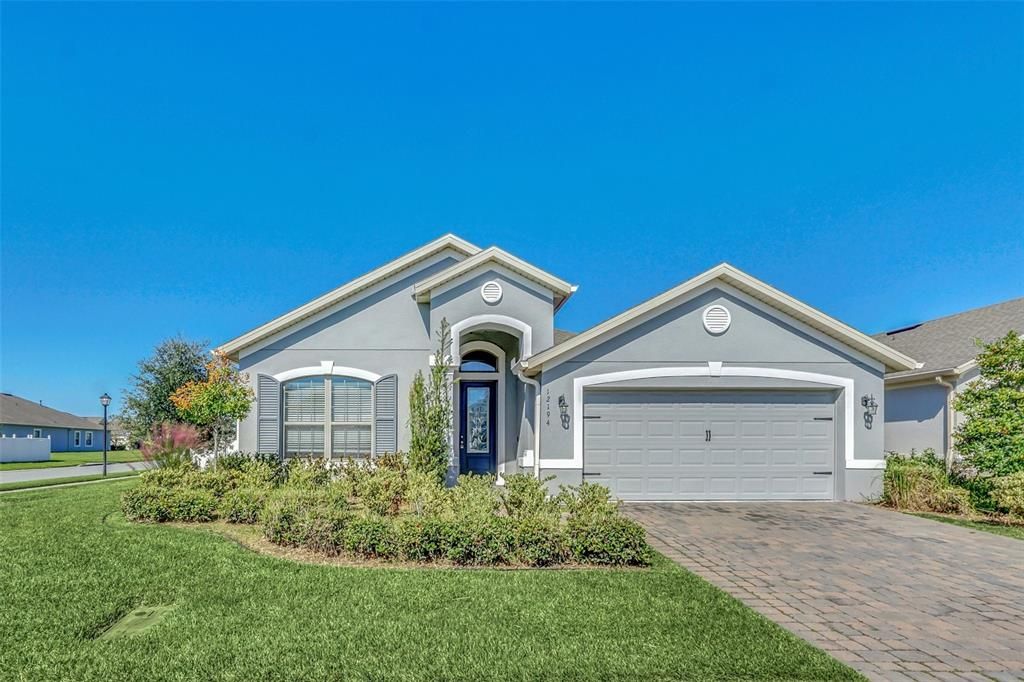 Recently Rented: $3,100 (3 beds, 2 baths, 2050 Square Feet)