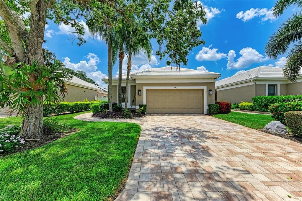 Recently Rented: $3,400 (2 beds, 2 baths, 1926 Square Feet)