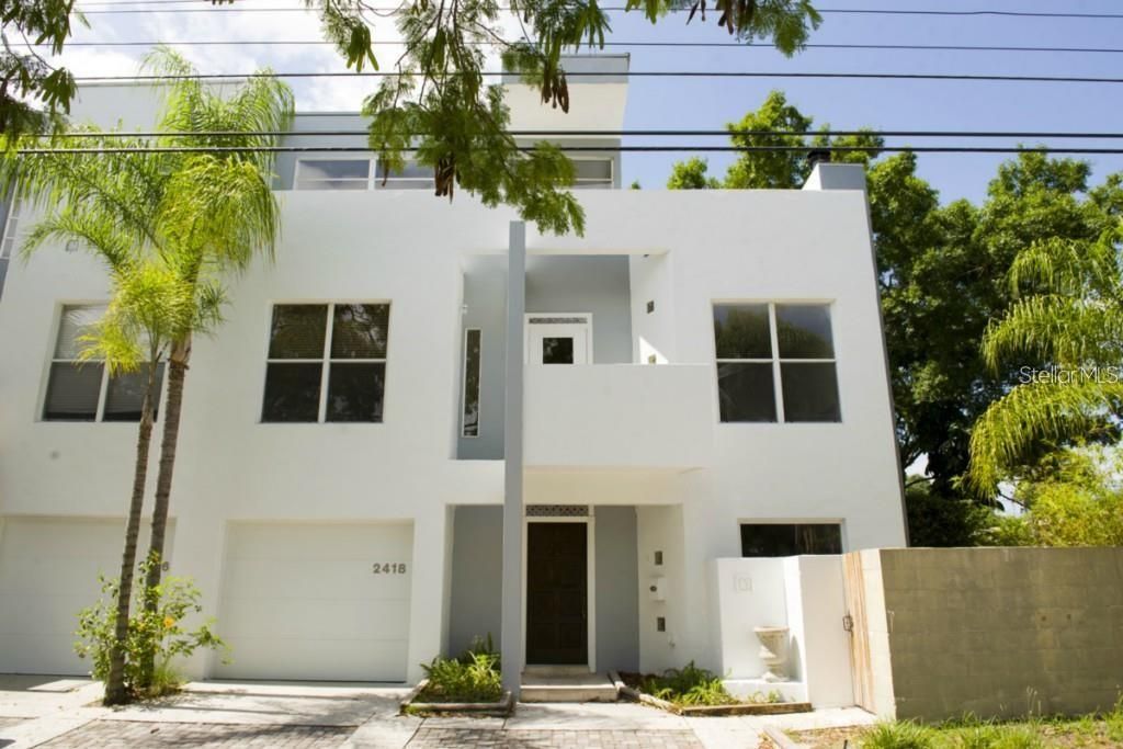 Vendido Recientemente: $600,000 (3 camas, 3 baños, 2072 Pies cuadrados)