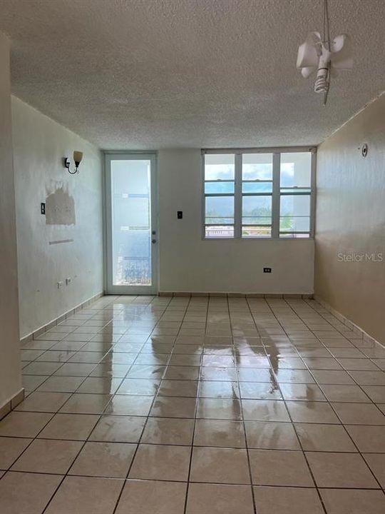 Activo con contrato: $128,900 (3 camas, 1 baños, 158.98 Pies cuadrados)