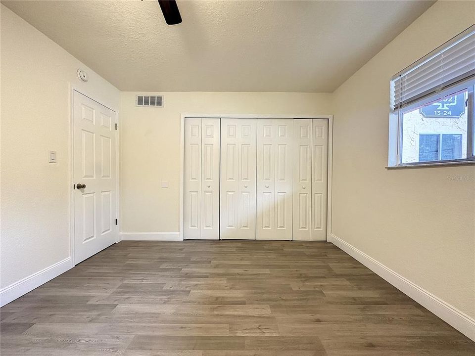 Recently Sold: $127,000 (2 beds, 1 baths, 832 Square Feet)