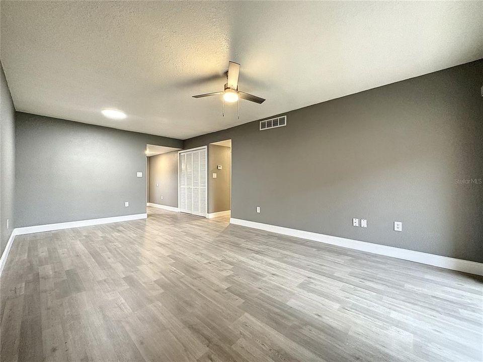 Recently Sold: $127,000 (2 beds, 1 baths, 832 Square Feet)