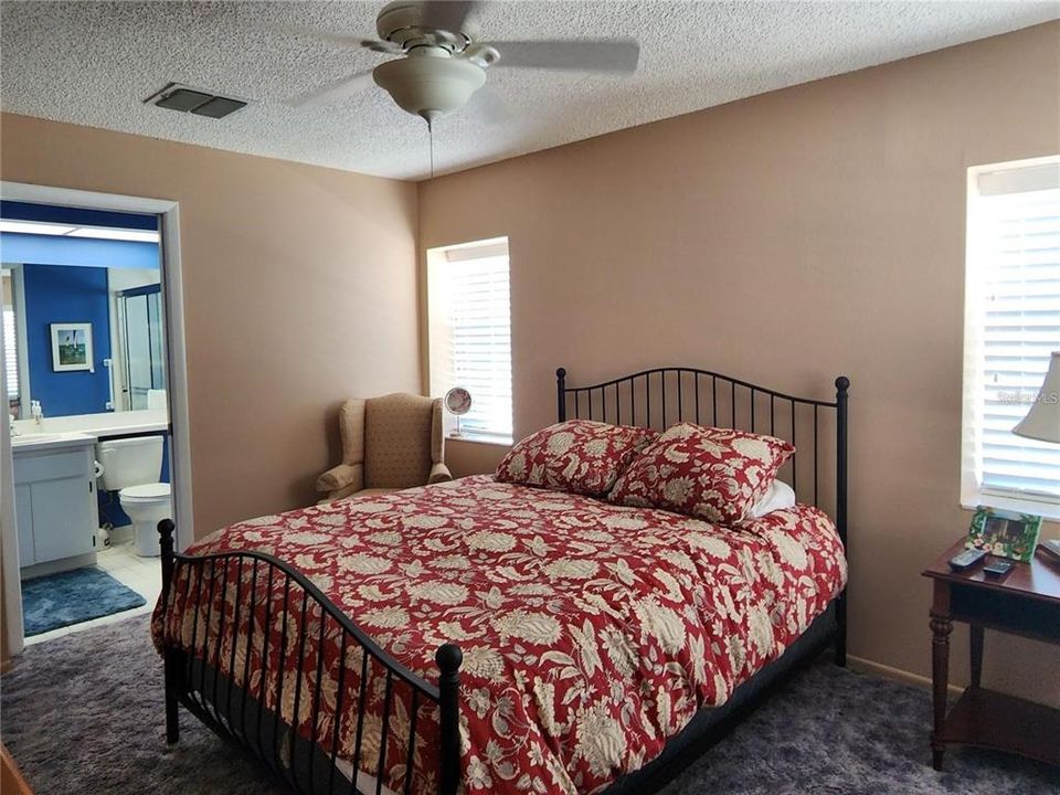 For Sale: $179,000 (2 beds, 2 baths, 1201 Square Feet)