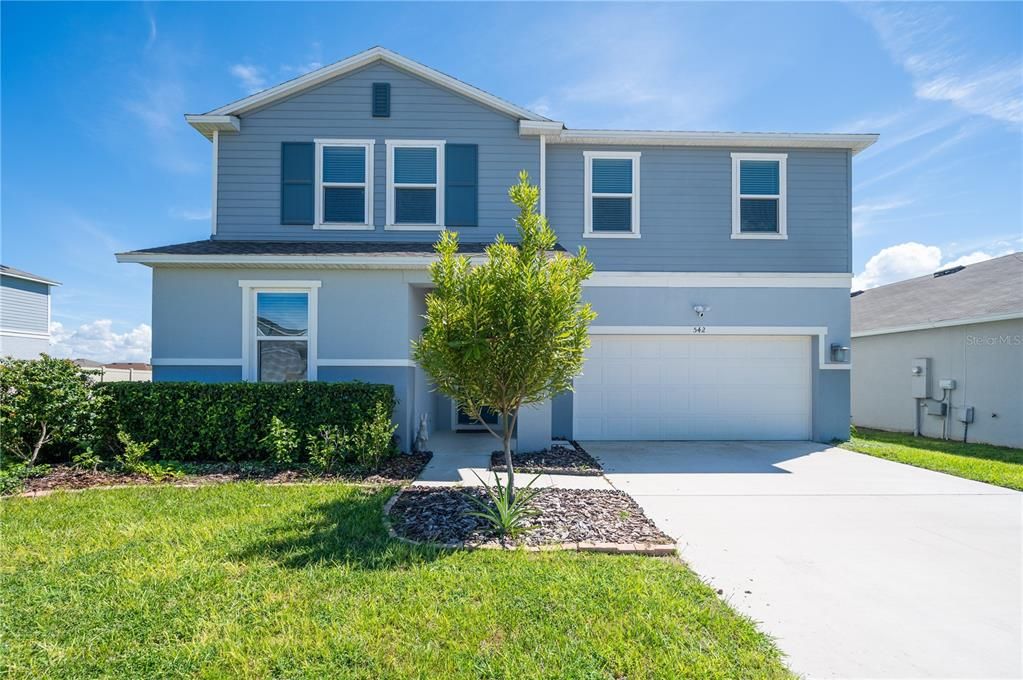 Recently Sold: $410,000 (4 beds, 2 baths, 2566 Square Feet)