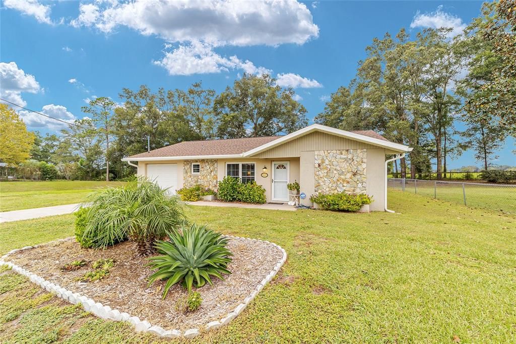 Recently Sold: $249,000 (3 beds, 2 baths, 1335 Square Feet)