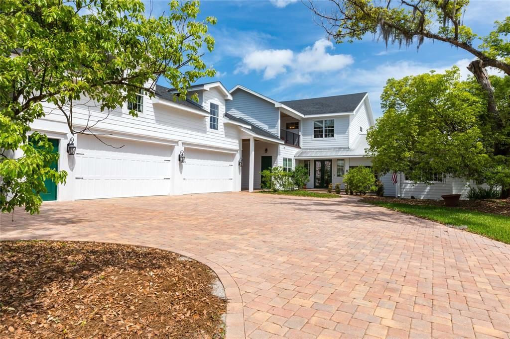 Active With Contract: $2,099,000 (5 beds, 4 baths, 5629 Square Feet)