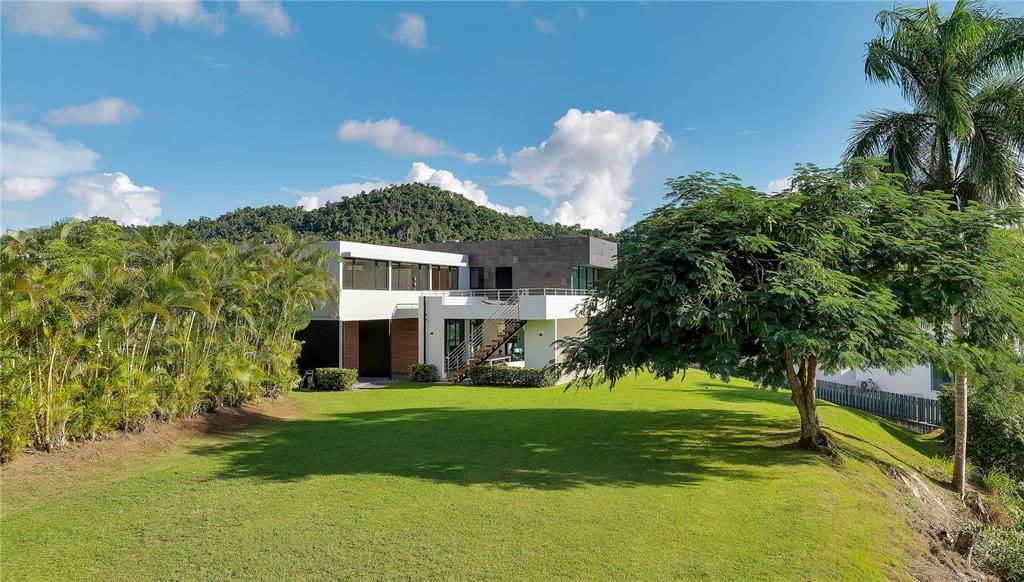 En Venta: $1,800,000 (4 camas, 3 baños, 4199 Pies cuadrados)