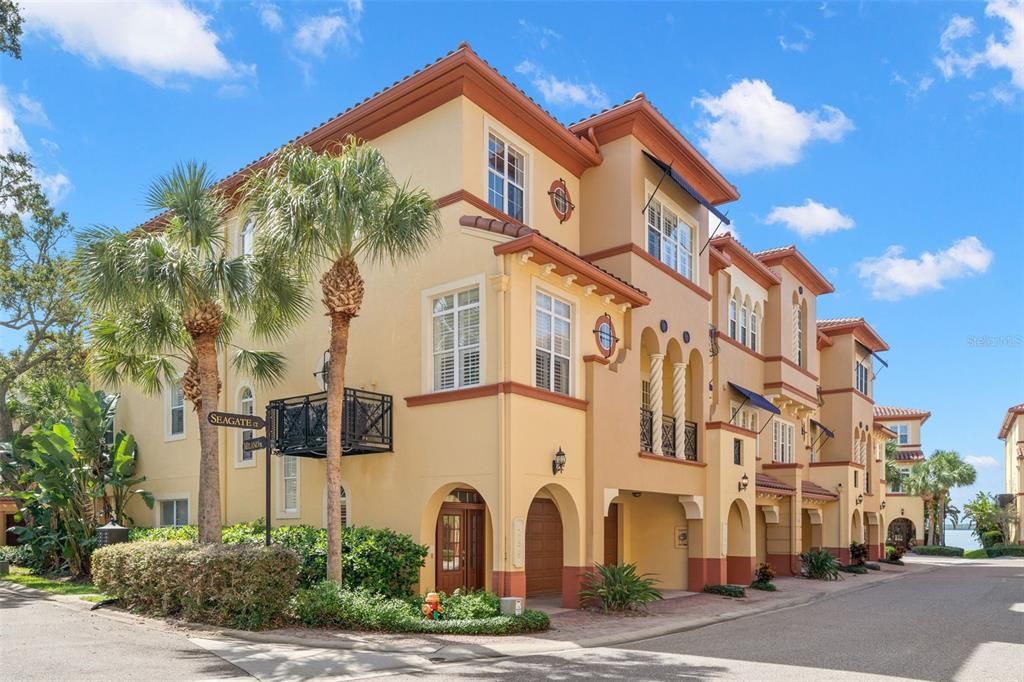 Recently Sold: $1,250,000 (4 beds, 3 baths, 2900 Square Feet)