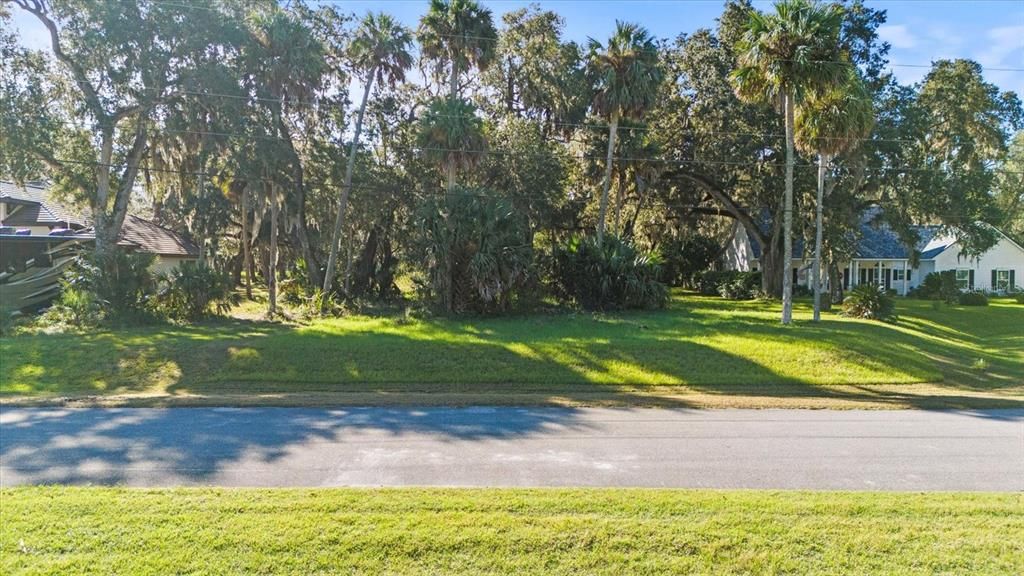 Vendido Recientemente: $183,099 (0.57 acres)