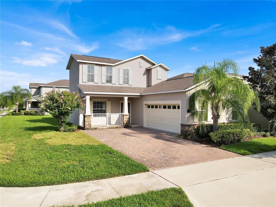 Recently Sold: $610,000 (4 beds, 3 baths, 2572 Square Feet)