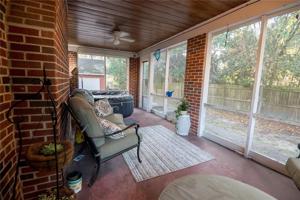 Recently Sold: $335,000 (4 beds, 2 baths, 2560 Square Feet)
