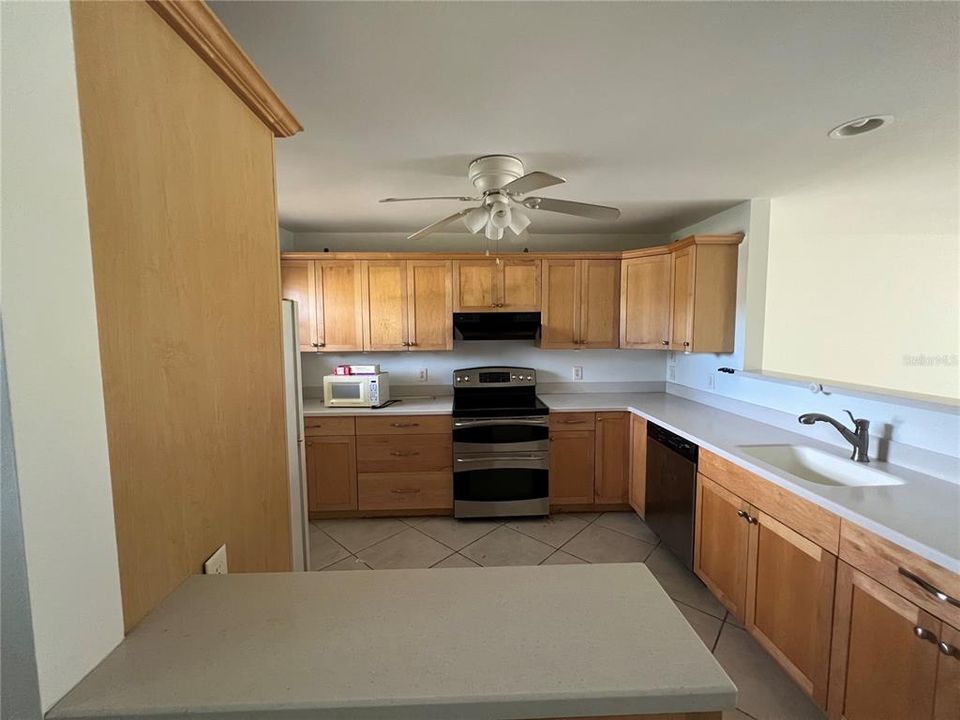 For Sale: $120,000 (2 beds, 2 baths, 1129 Square Feet)