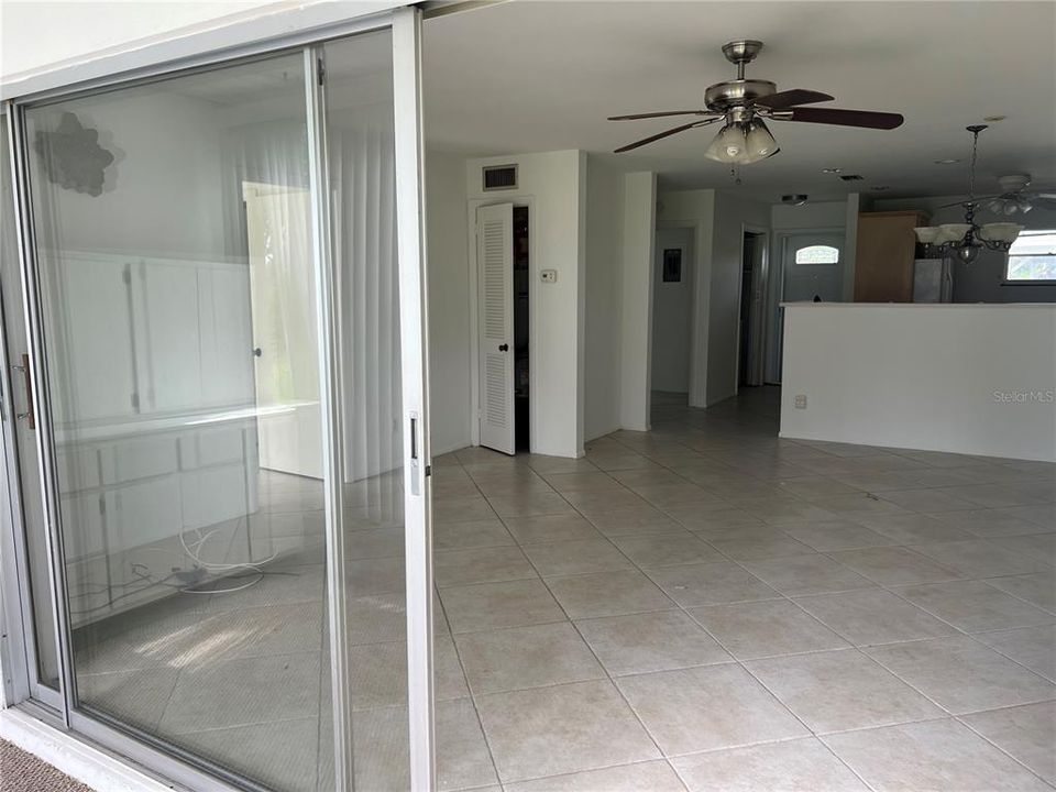 For Sale: $120,000 (2 beds, 2 baths, 1129 Square Feet)
