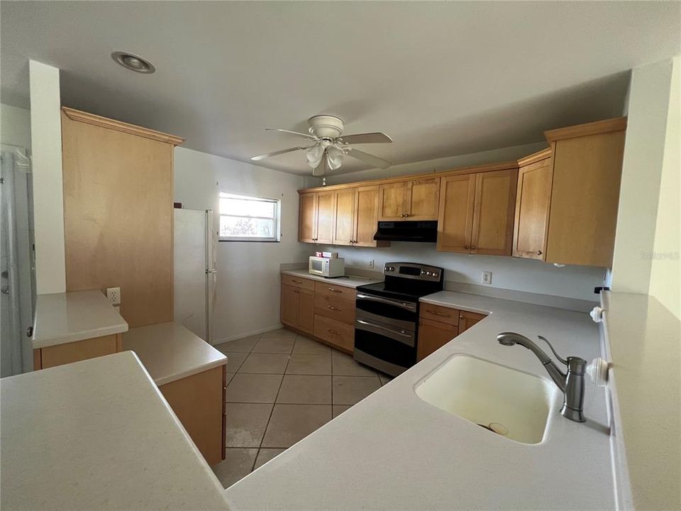 For Sale: $120,000 (2 beds, 2 baths, 1129 Square Feet)