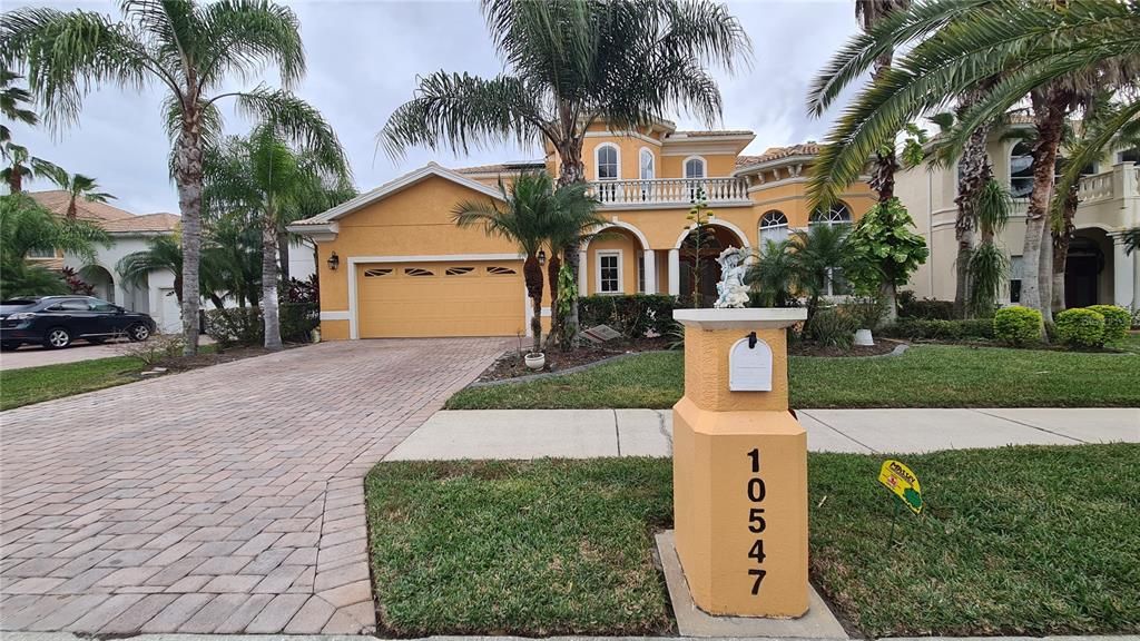 Recently Rented: $4,950 (4 beds, 3 baths, 3975 Square Feet)