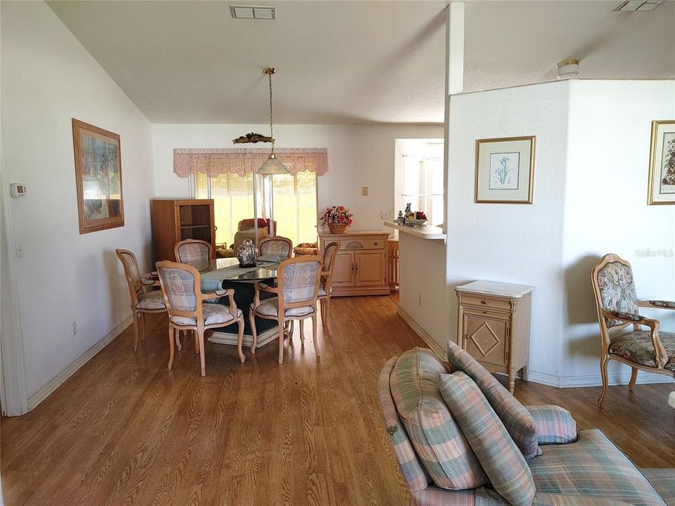 dining area to lanai