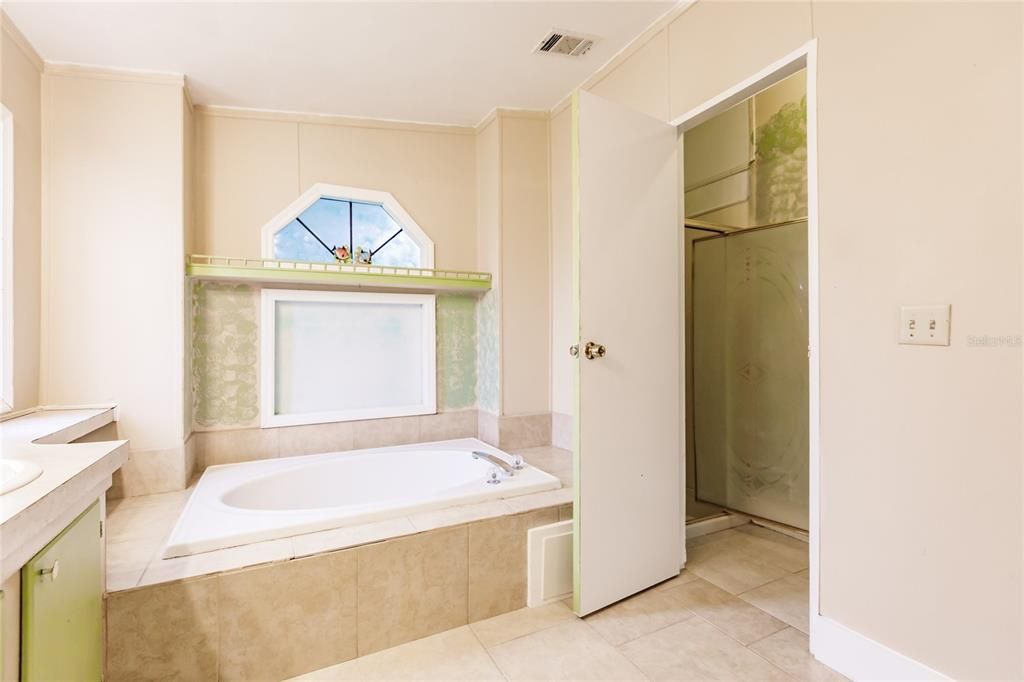 Недавно продано: $195,000 (3 спален, 2 ванн, 1358 Квадратных фут)