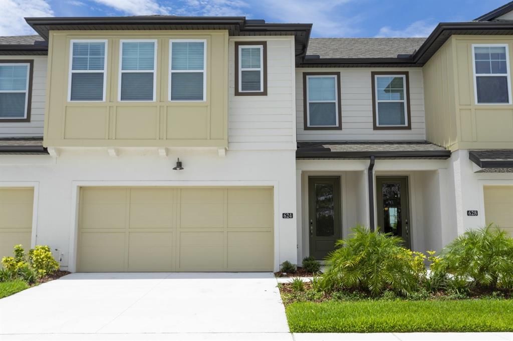 Recently Rented: $2,500 (4 beds, 3 baths, 2174 Square Feet)