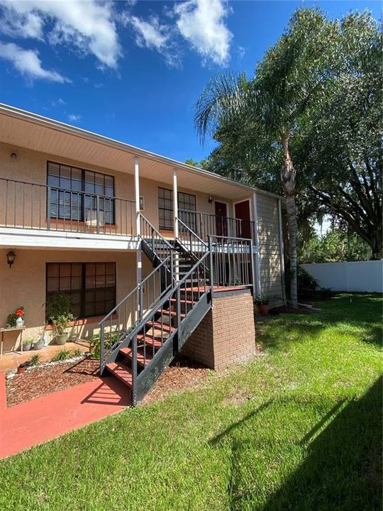 Recently Rented: $1,475 (2 beds, 1 baths, 800 Square Feet)