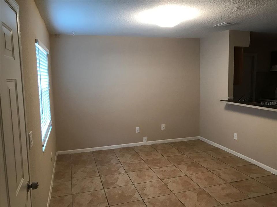 Recently Rented: $1,640 (2 beds, 1 baths, 792 Square Feet)