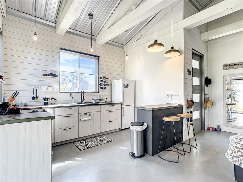 Recently Sold: $599,000 (2 beds, 2 baths, 1200 Square Feet)