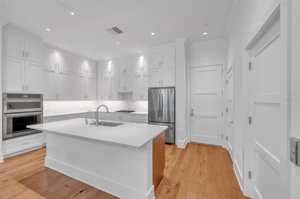 Recently Sold: $1,200,000 (3 beds, 2 baths, 2153 Square Feet)