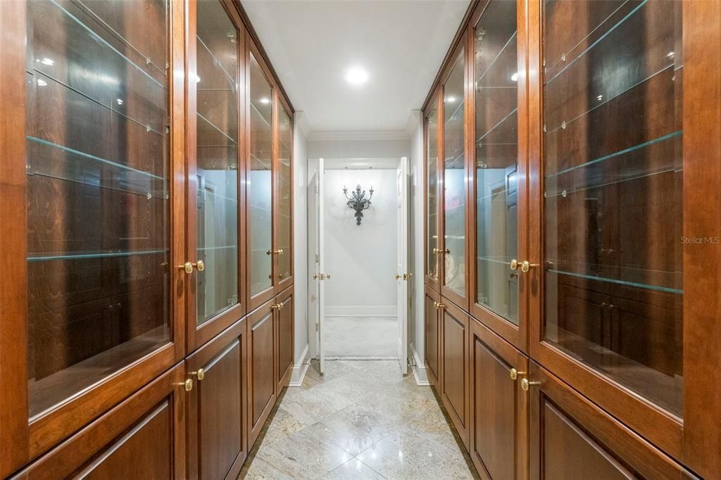 Недавно продано: $10,800,000 (7 спален, 6 ванн, 9072 Квадратных фут)