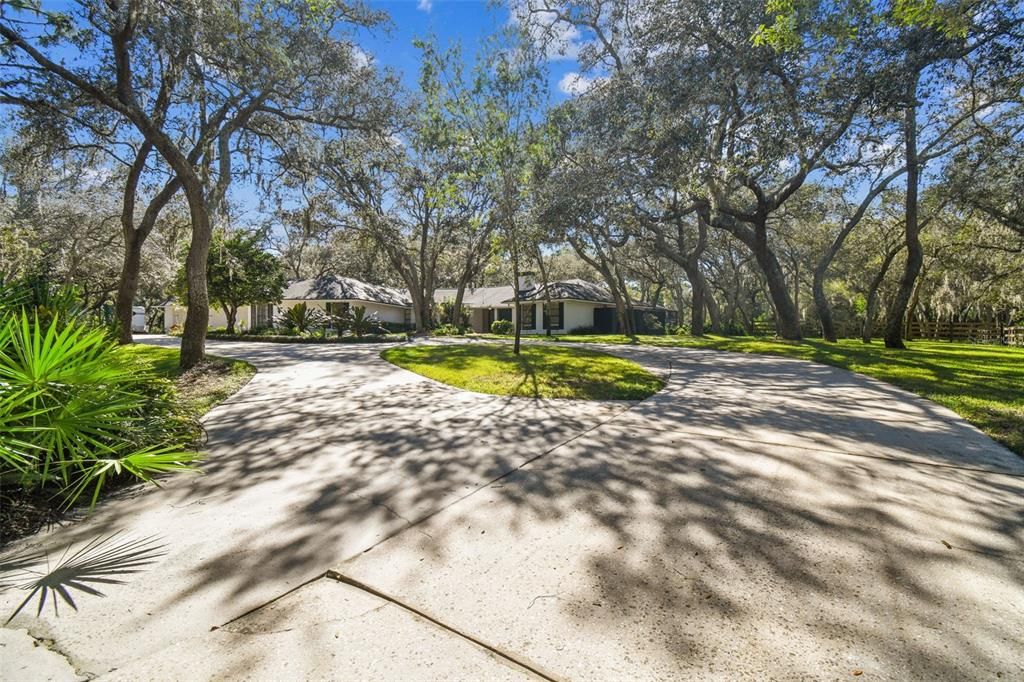 Recently Sold: $1,550,000 (5 beds, 4 baths, 3883 Square Feet)