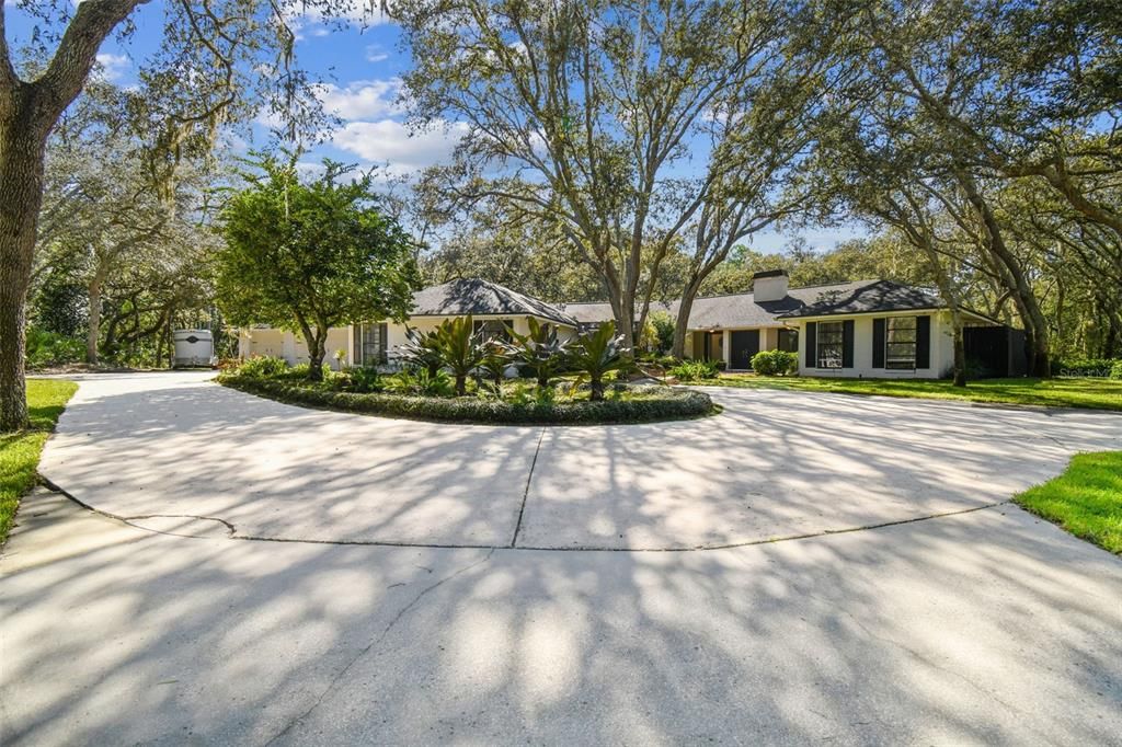Recently Sold: $1,550,000 (5 beds, 4 baths, 3883 Square Feet)