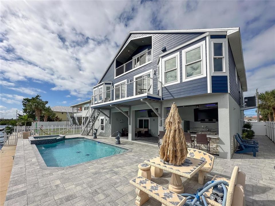 Recently Sold: $1,299,000 (5 beds, 4 baths, 3402 Square Feet)