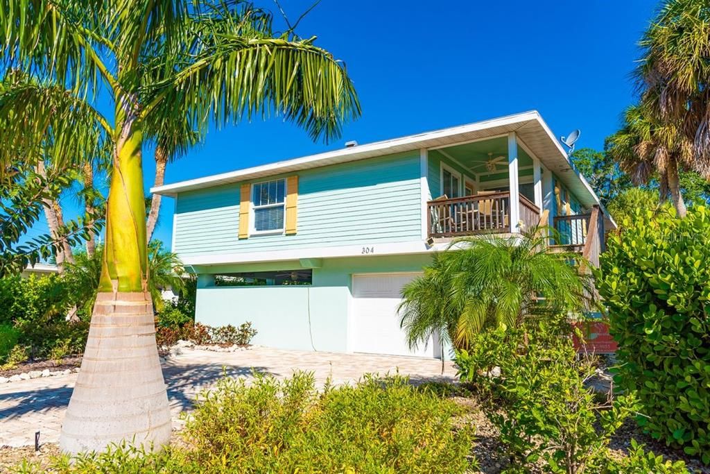 Recently Sold: $940,000 (2 beds, 2 baths, 866 Square Feet)