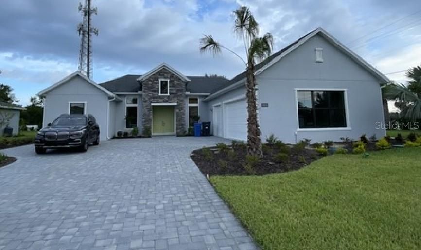 Recently Sold: $895,631 (3 beds, 3 baths, 2881 Square Feet)