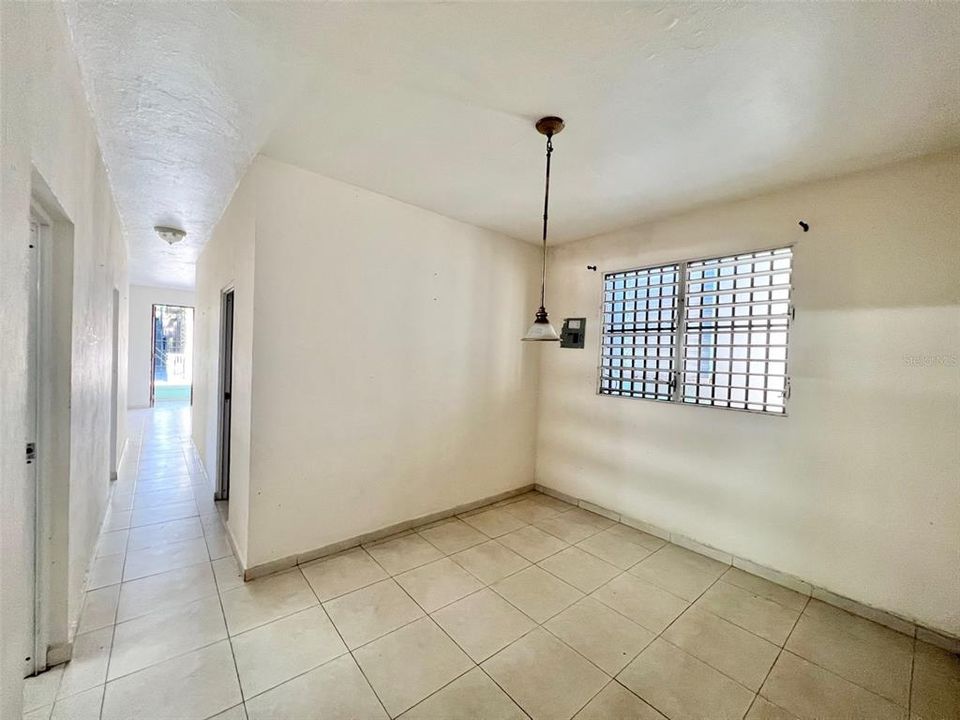 Active With Contract: $74,000 (3 beds, 1 baths, 850 Square Feet)