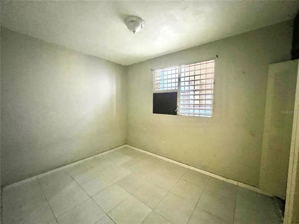 Activo con contrato: $74,000 (3 camas, 1 baños, 850 Pies cuadrados)