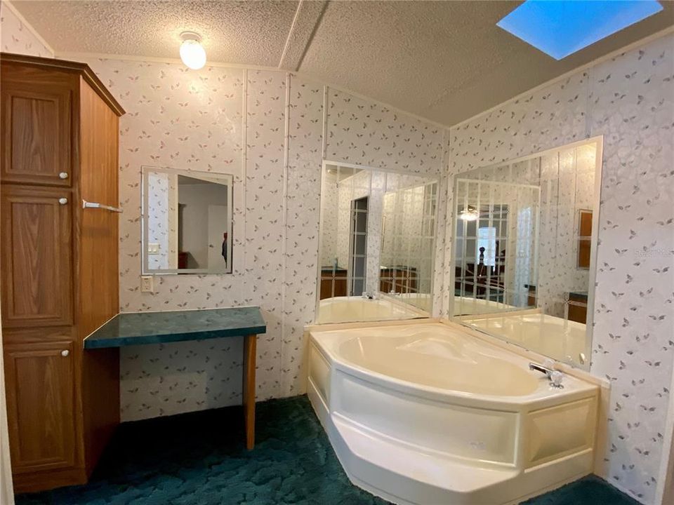 Недавно продано: $197,000 (3 спален, 2 ванн, 1782 Квадратных фут)