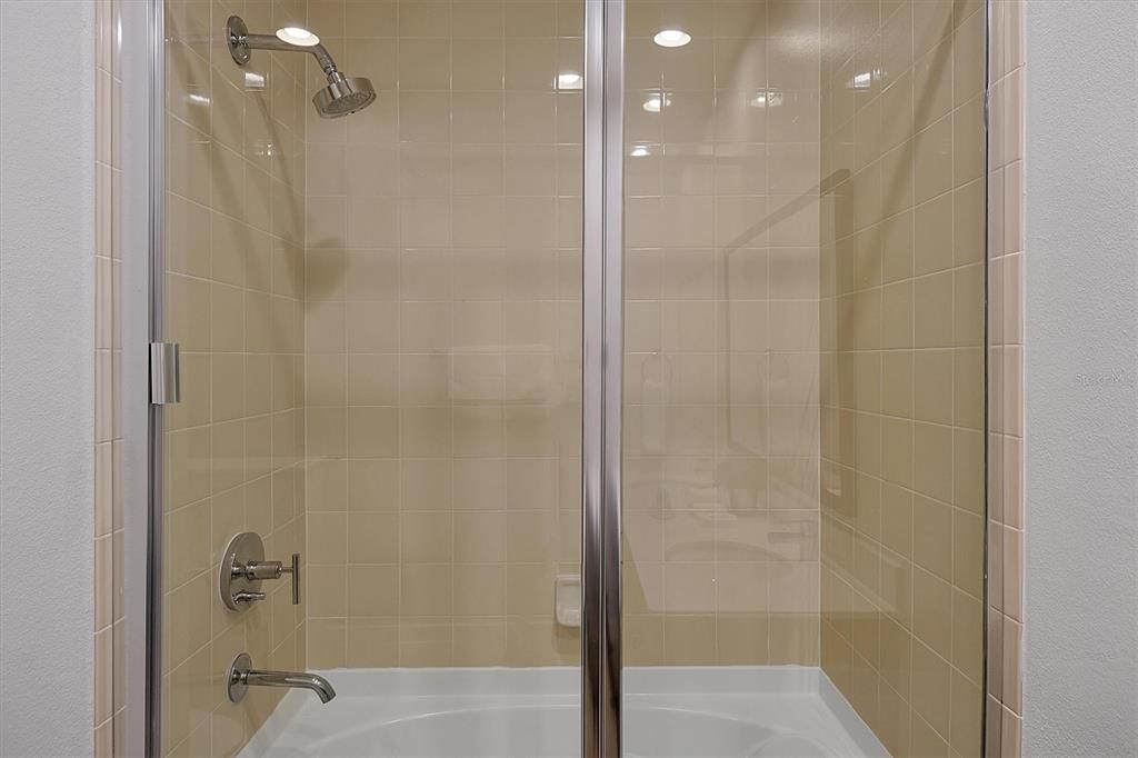 最近售出: $349,000 (2 贝兹, 2 浴室, 1350 平方英尺)