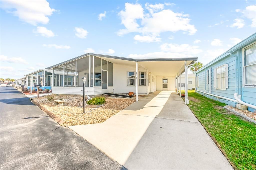 Recently Sold: $215,000 (2 beds, 2 baths, 1040 Square Feet)