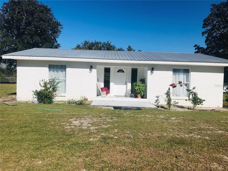 For Sale: $499,000 (3 beds, 2 baths, 3300 Square Feet)