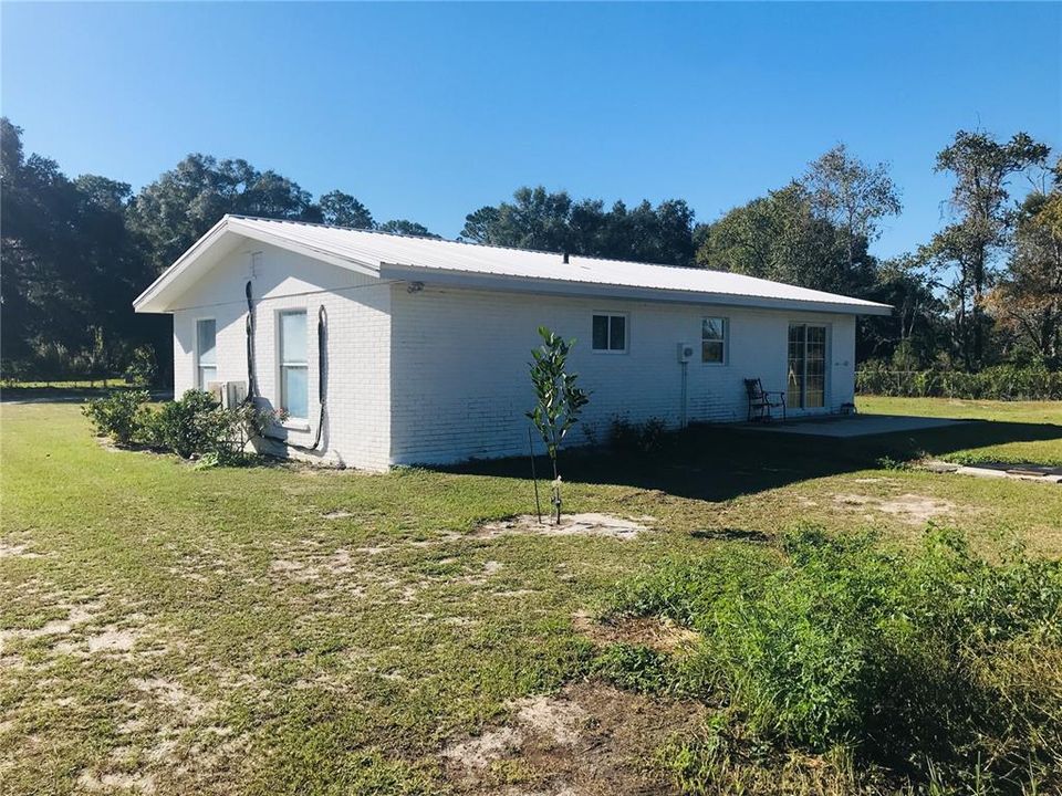 For Sale: $499,000 (3 beds, 2 baths, 3300 Square Feet)