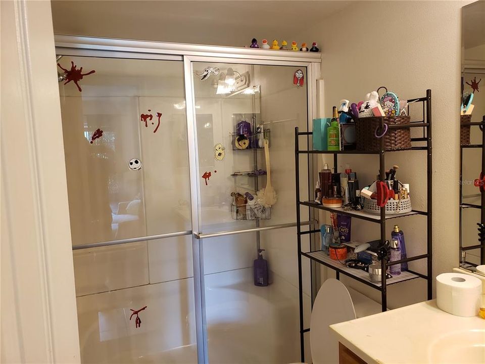 For Sale: $185,000 (2 beds, 2 baths, 870 Square Feet)