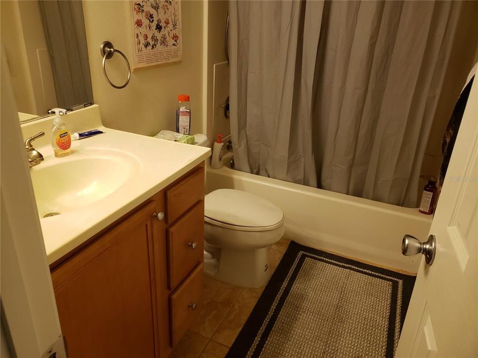 For Sale: $185,000 (2 beds, 2 baths, 870 Square Feet)