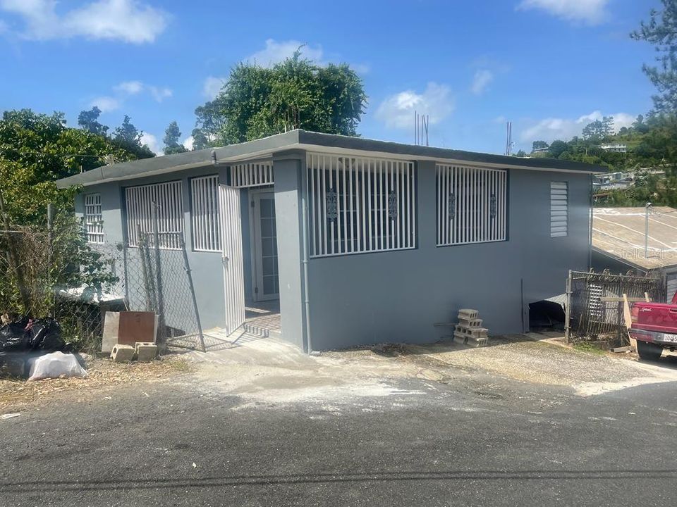 Vendido Recientemente: $71,000 (5 camas, 2 baños, 920 Pies cuadrados)