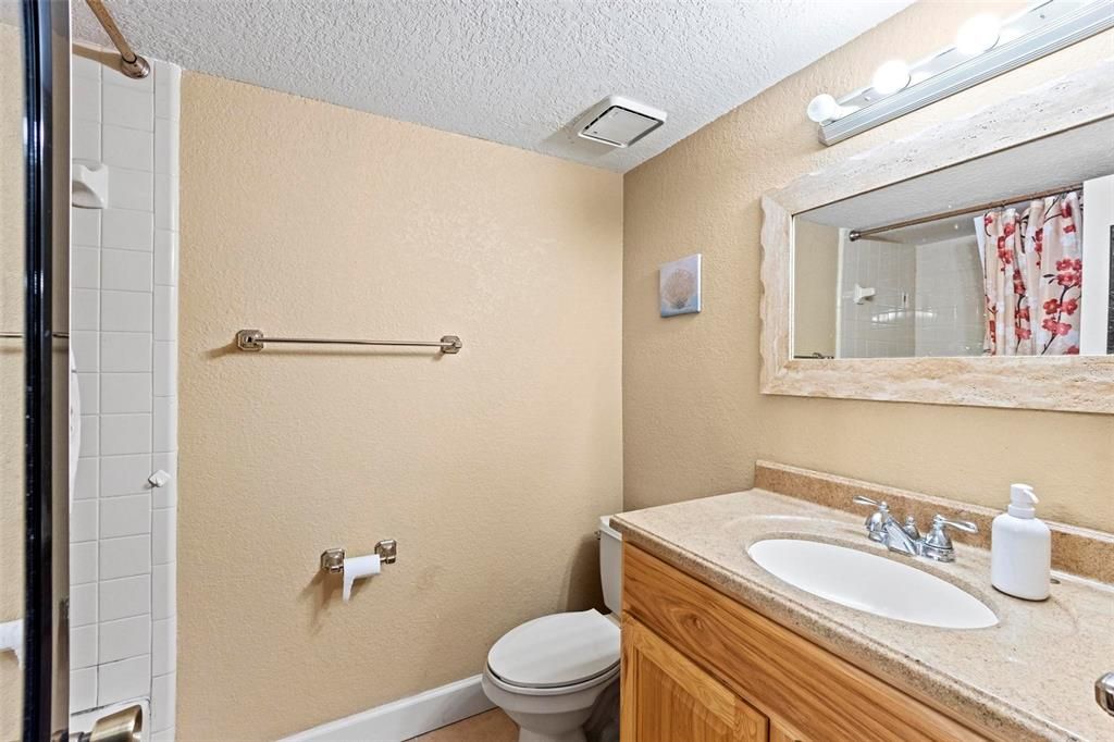 待售: $189,000 (2 贝兹, 2 浴室, 1246 平方英尺)