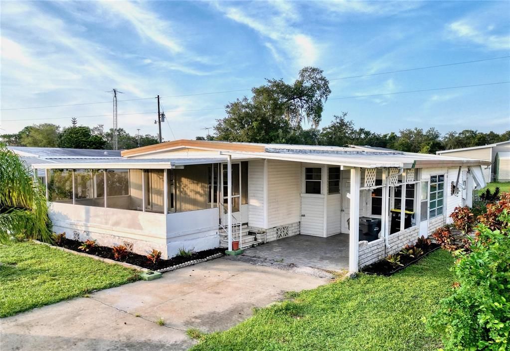 Active With Contract: $94,900 (2 beds, 2 baths, 1134 Square Feet)
