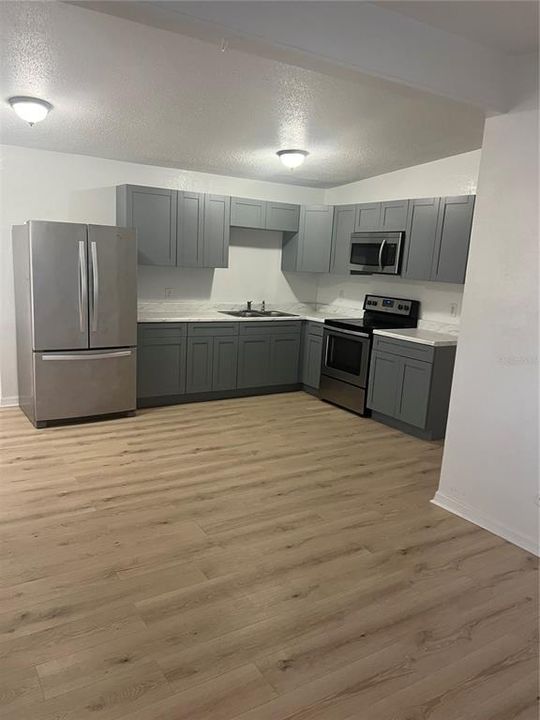 Recently Rented: $3,366 (4 beds, 2 baths, 1400 Square Feet)